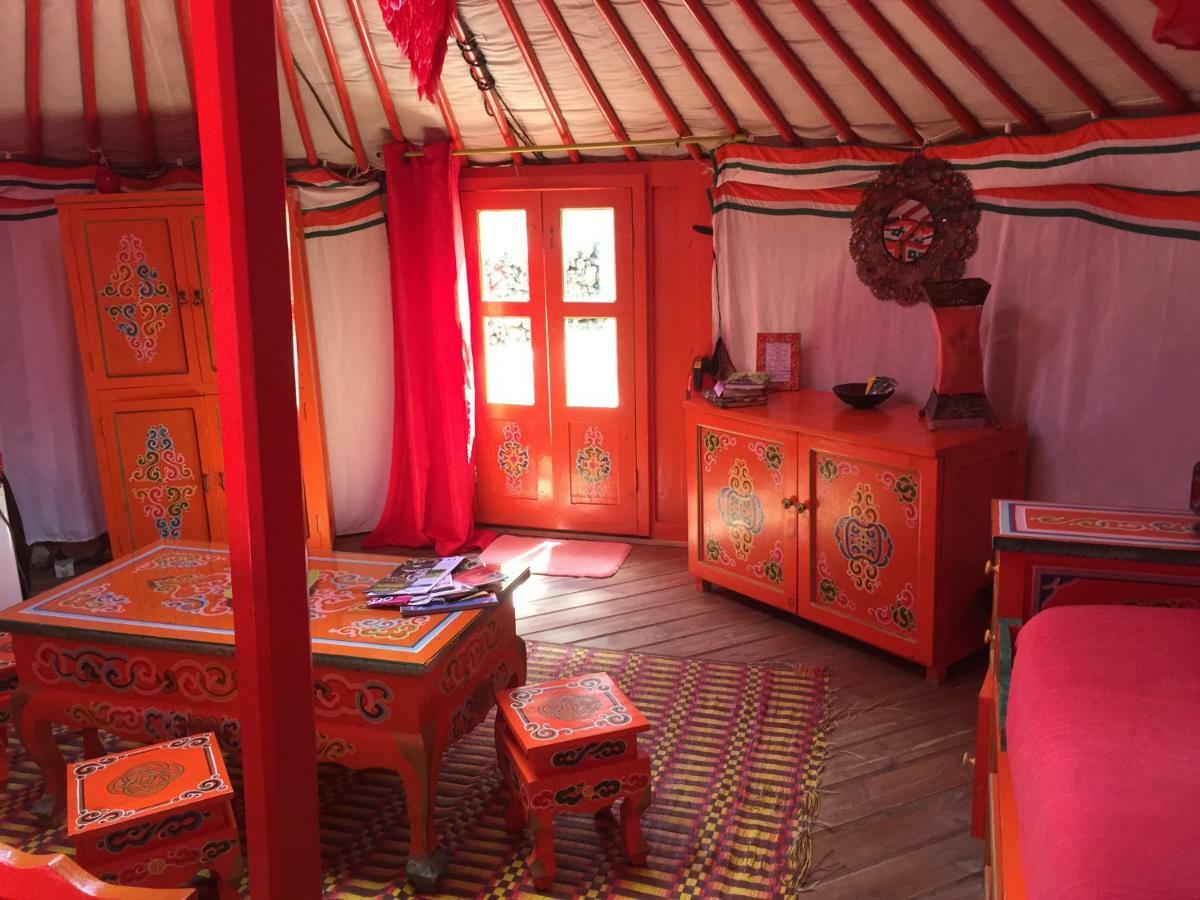 Au Soleil Mongol Sorède Exterior foto