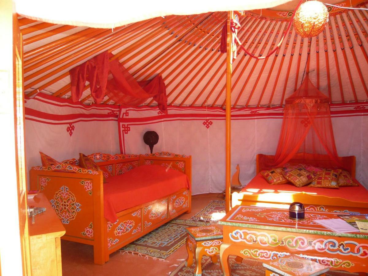 Au Soleil Mongol Sorède Exterior foto