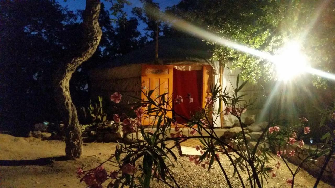 Au Soleil Mongol Sorède Exterior foto